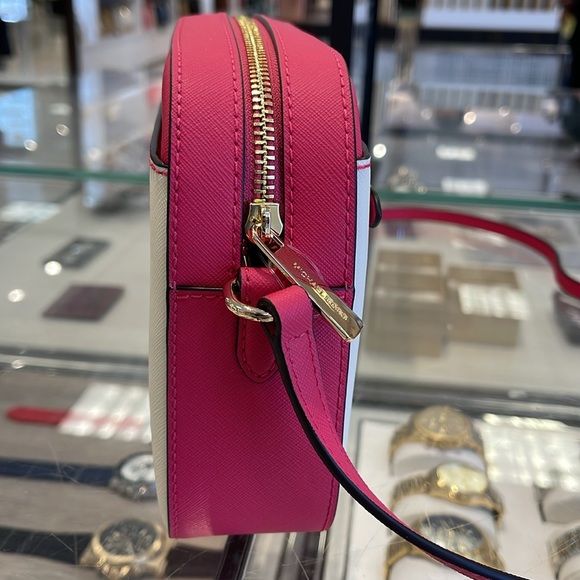 MICHAEL KORS
Jet Set Large EW Zip Chain XBody Saffiano Leathr Crossbody Bag
NWT - Picture 4 of 16